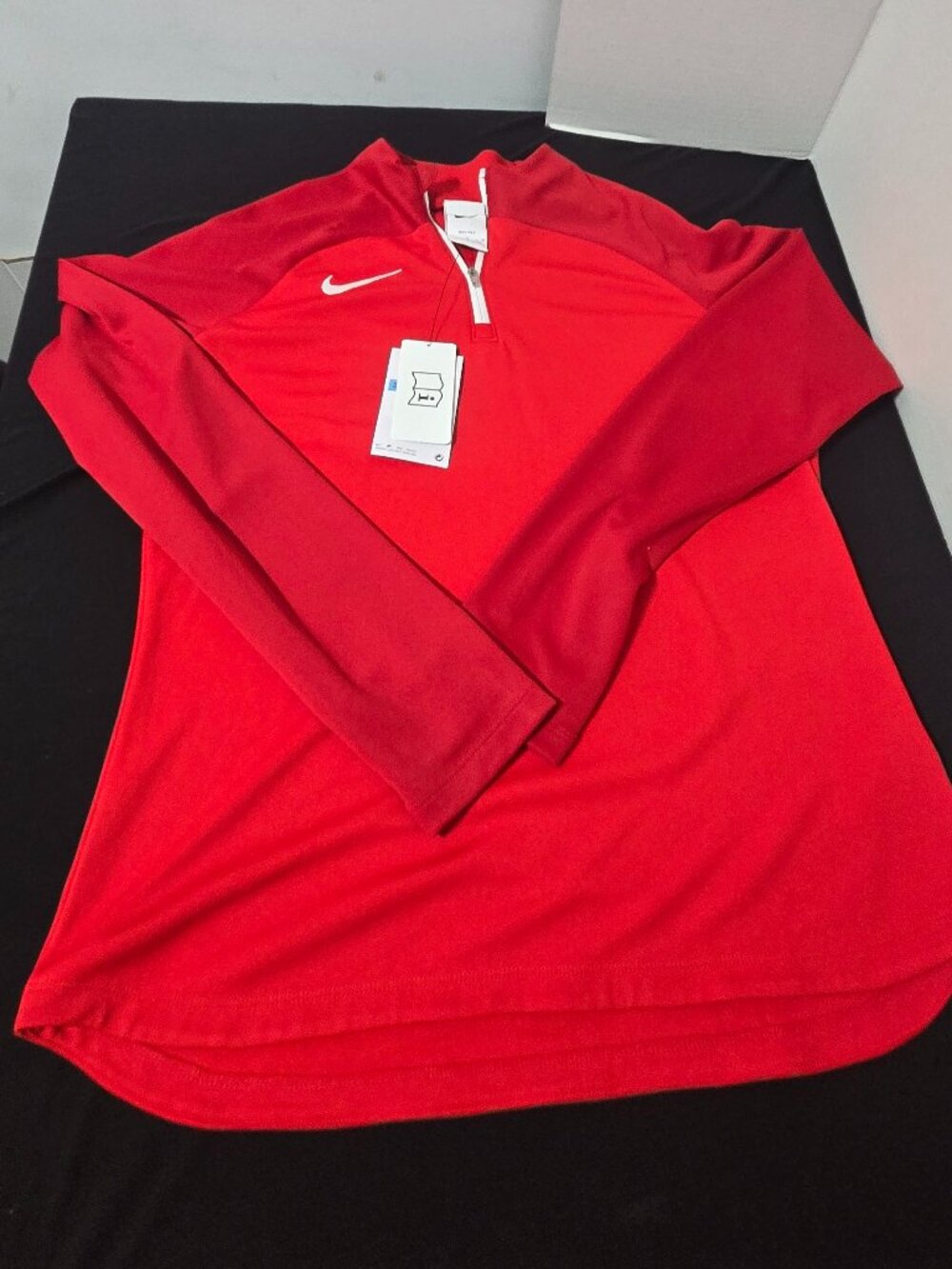 Nike Dri-FIT Women's 1/4 Zip Training Pullover NWT Medium Red